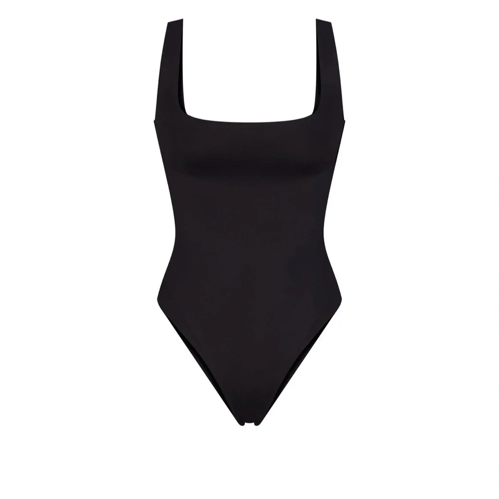 SKIMS ICONIC SWIM SNATCHING ONE PIECE SIZE MEDIUM